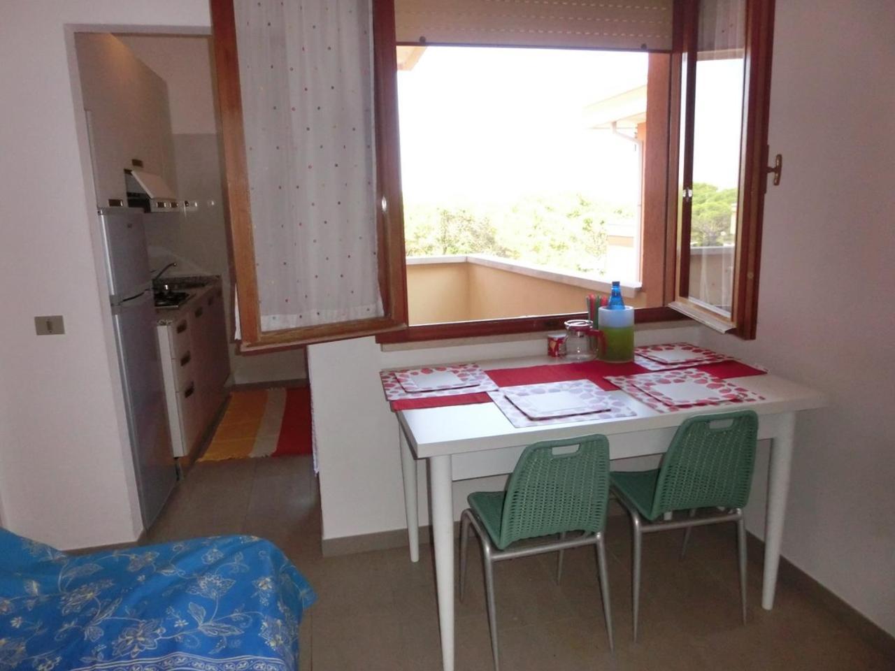 Adorable Flat For 6 Guests Next To Bibione Pineda Daire Dış mekan fotoğraf